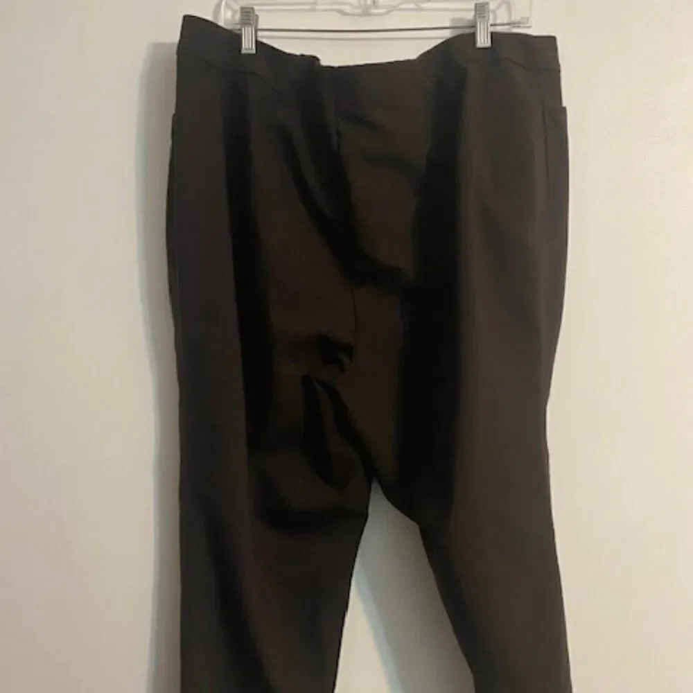 Investments II Brown zip front buckle crop pants, size 22W